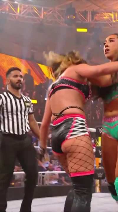 Jacy Jayne (MIC)
