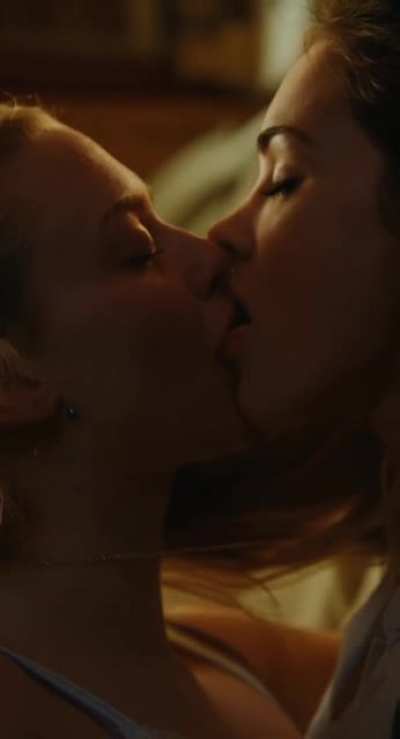 Amanda Seyfried and Megan Fox