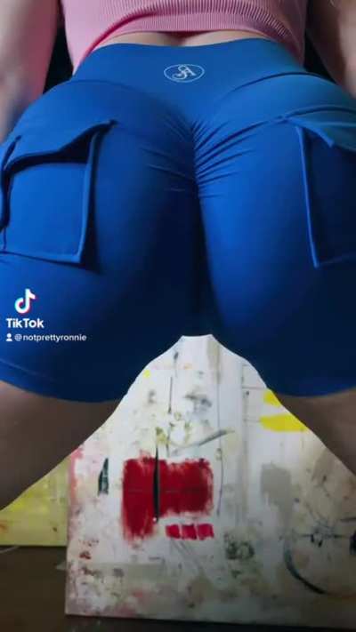 Pull it out, i'll sit on it😈