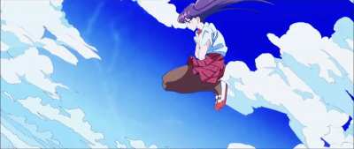 Komi running to the pool