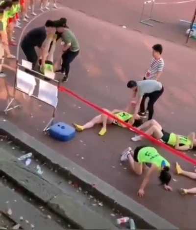 跑步超频过热的做题型小蜘蛛简单暂停散个热