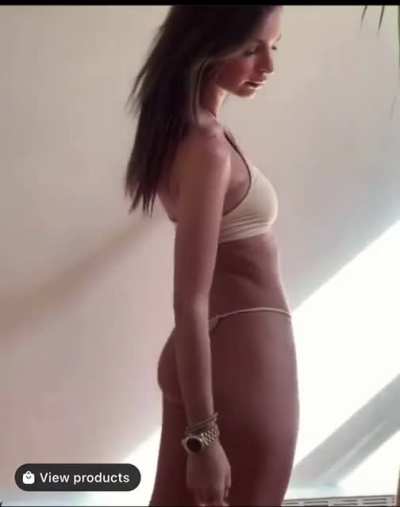 Emily_Ratajkowski_