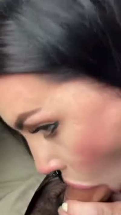 Cum slut getting her lunch 😮‍💨