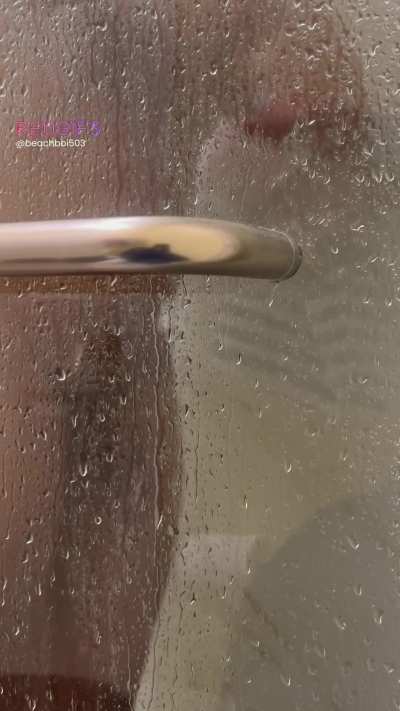 Pre erotic shower vibes<wbr>👀😶‍🌫️