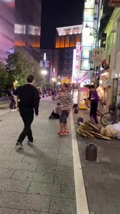 American tourists fighting in Japan