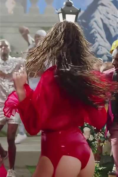 Hailee Steinfeld