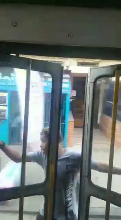 Praq pagar ônibus né mesmo