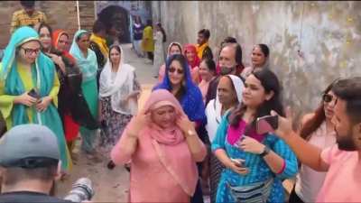 Pipi bas karo behen
