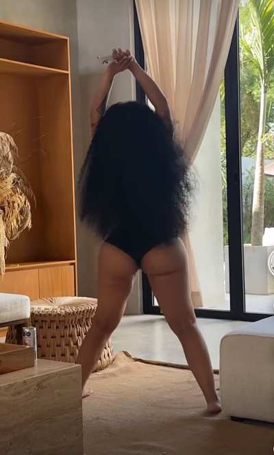 ARI OMG 😍