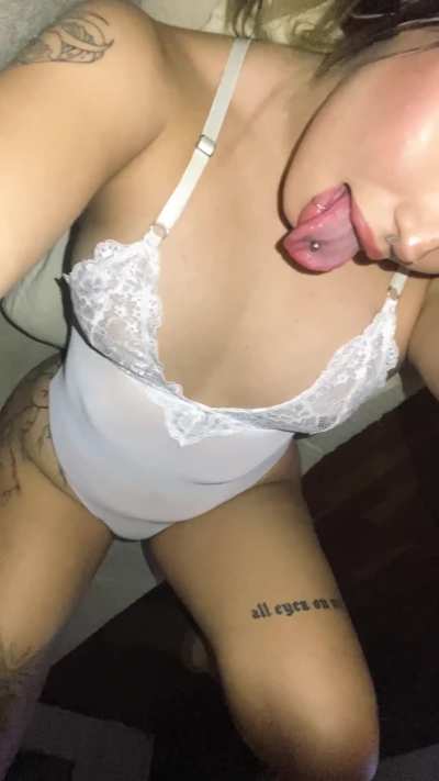 Feed my starving pussy