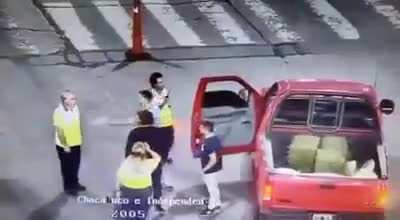 Corrientes: Se pelearon con inspectores de tránsito y huyeron