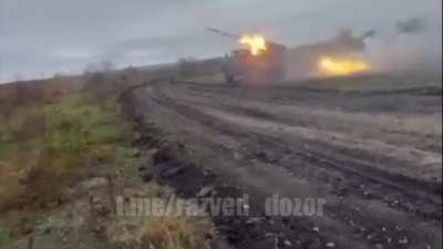 RU pov: UA assault groups made an attempt to flank Kuzemovka through a forest, but were stopped by RU soldiers near a railway, after which the Grads worked on their position