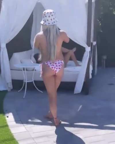 Liv 👙 🍑