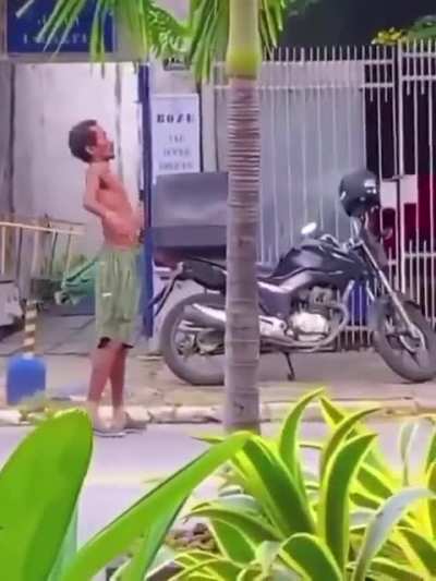 '-'