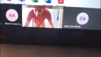 Online Derste 31 Çekerken Yakalanan Öğrenci NSFW