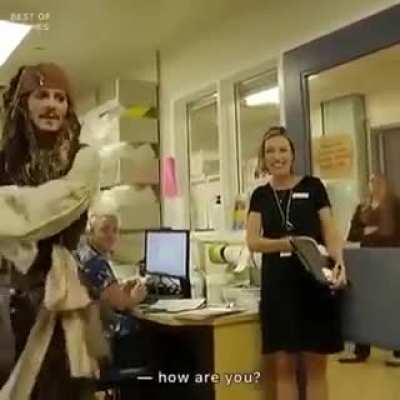 Jack Sparrow meeting children in hospital