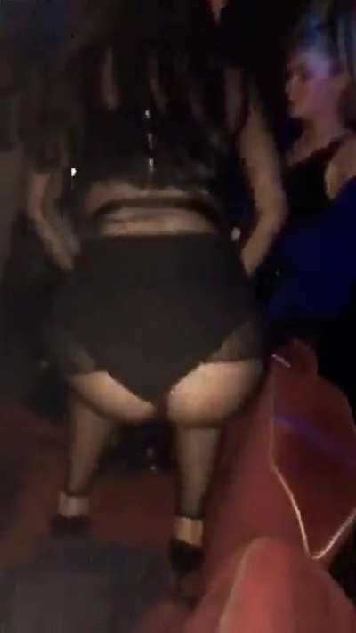 Julia twerking