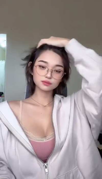 Jeila Dizon
