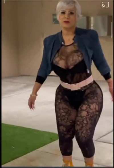 La chula model esperando a que saque ese vídeo culiando