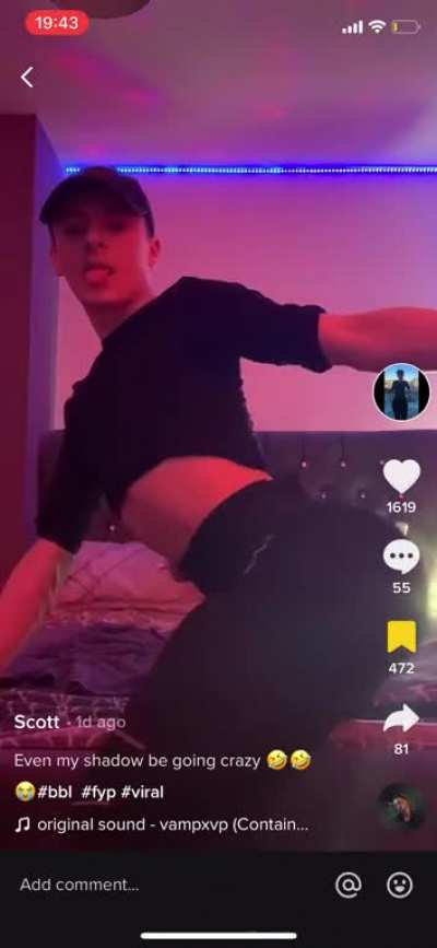 Omg, scott twerking makes me so hard😫<wbr>😫😫