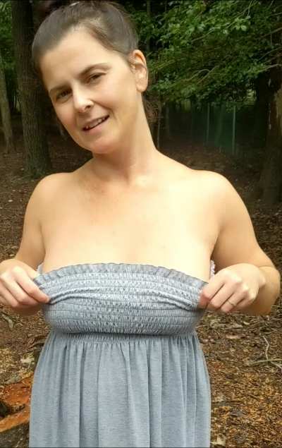 Average mom nextdoor top drop :)