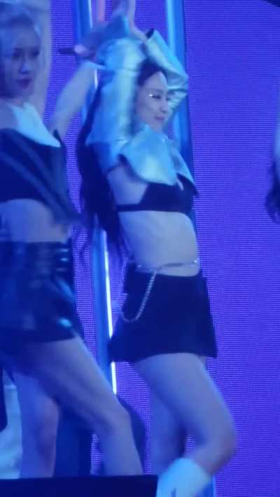 This fucking bitch 😈