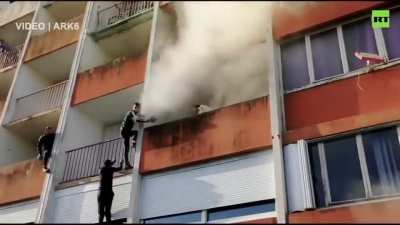 This Are The Real heroes, Old man saved from burning building