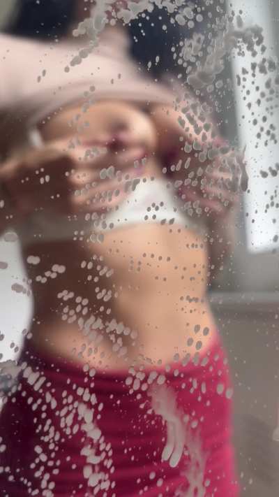 Milk flavoured mirror 🍼