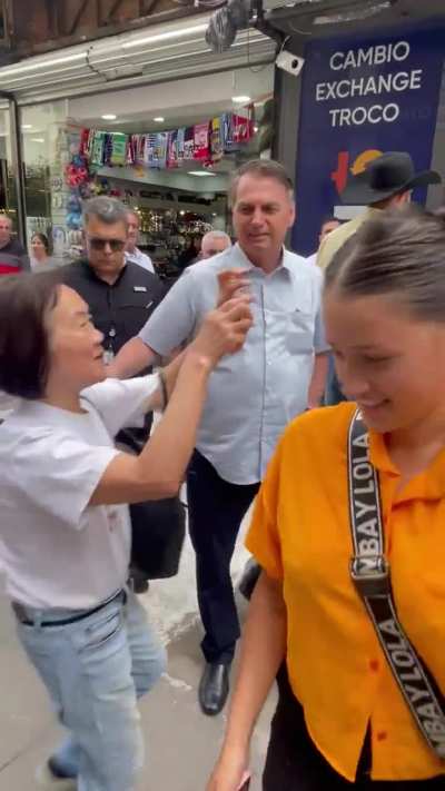 Bolsonaro paseando por la calle Florida