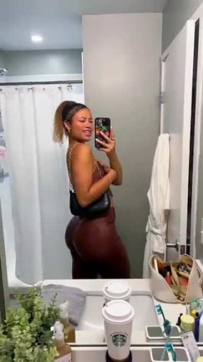 Lexie has such a useable ass
