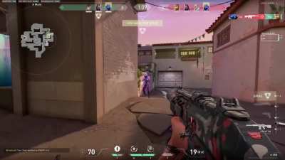 Can someone explain to me how Omen wasn't blinded in this situation? I'm learning the game