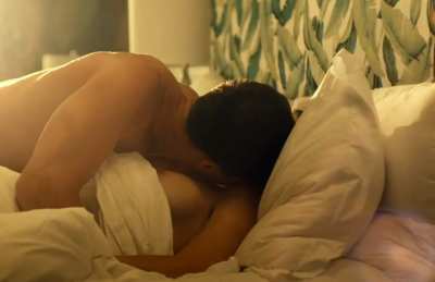 Alexandra Daddario nude in her new TV show