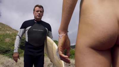 Emma Leonard - 800 Words S01E01 (AU-NZ2015) - Wrong beach, buddy