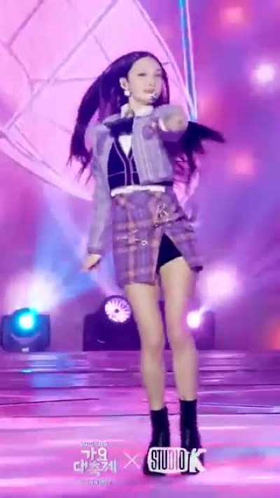 Nayeon fancam