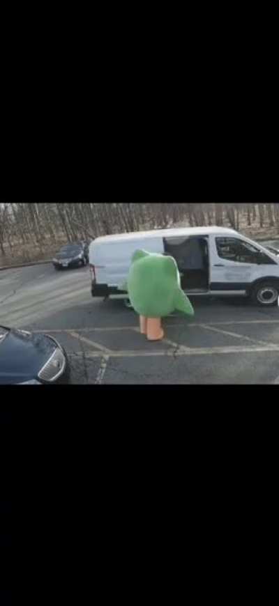😳