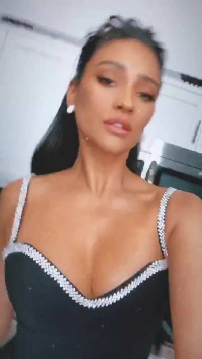 Nice dress..