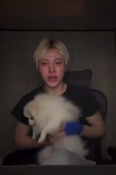 260218 Birthday Boy 🎂 Junghwan started his live with Candy🩵
