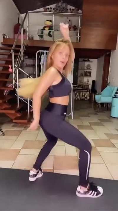Larissa Manoela