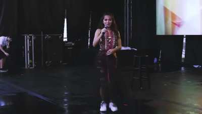 Izzy on Stage BTS