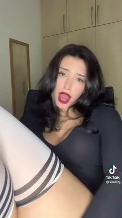 😈