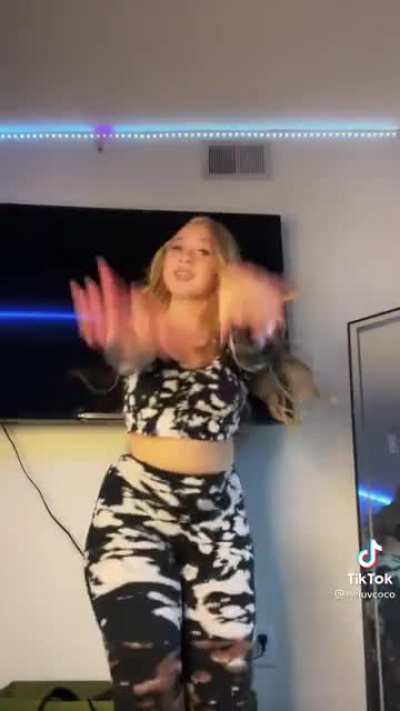 Her ass does not stop bouncing