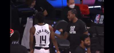 [Highlight] Kawhi coaching, then rookie, Terance Mann how to get his first triple double.
