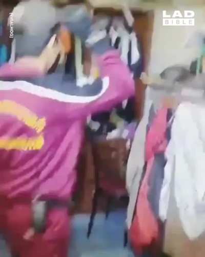Сожрал кошку сука!
