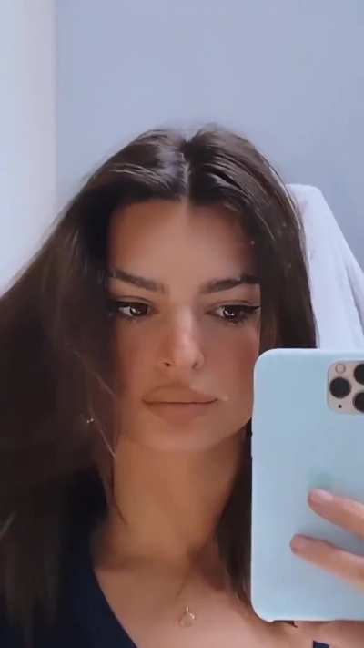 Emily Ratajkowski