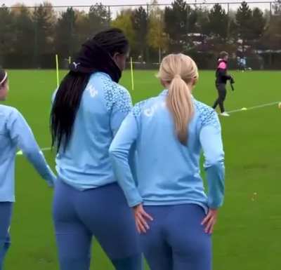 Chloe's 🍑