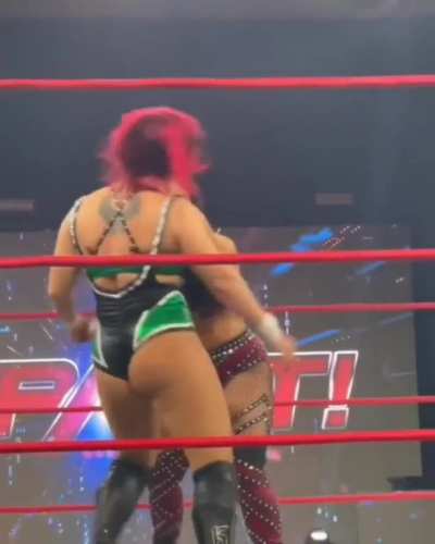 Killer Kelly 🍑 