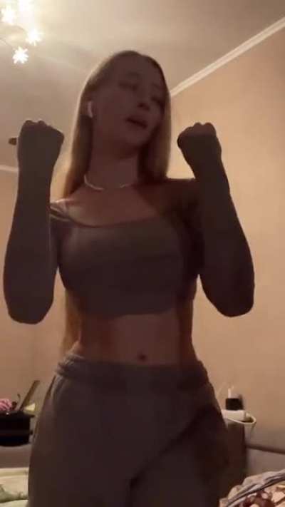 Serving titties