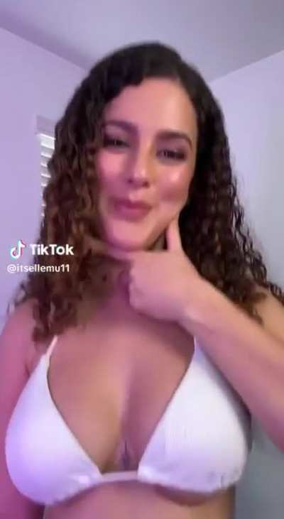 @itsellemu11