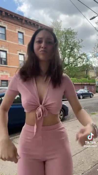 Pretty in pink 😏