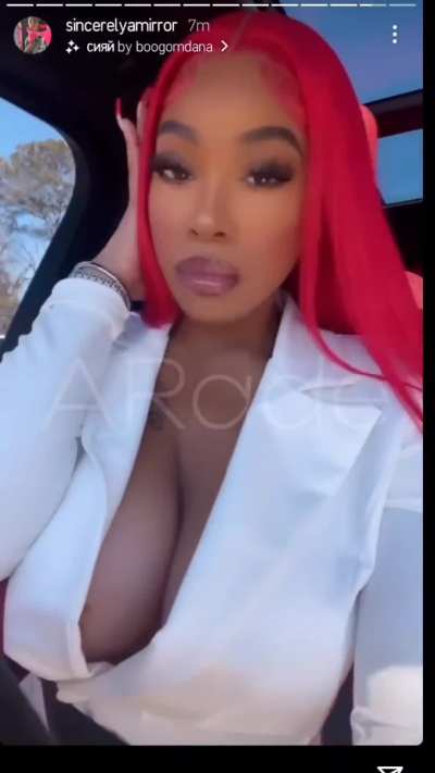 Here is the other nipslip video of her. Enjoy! Upvote so i can post more of her. 